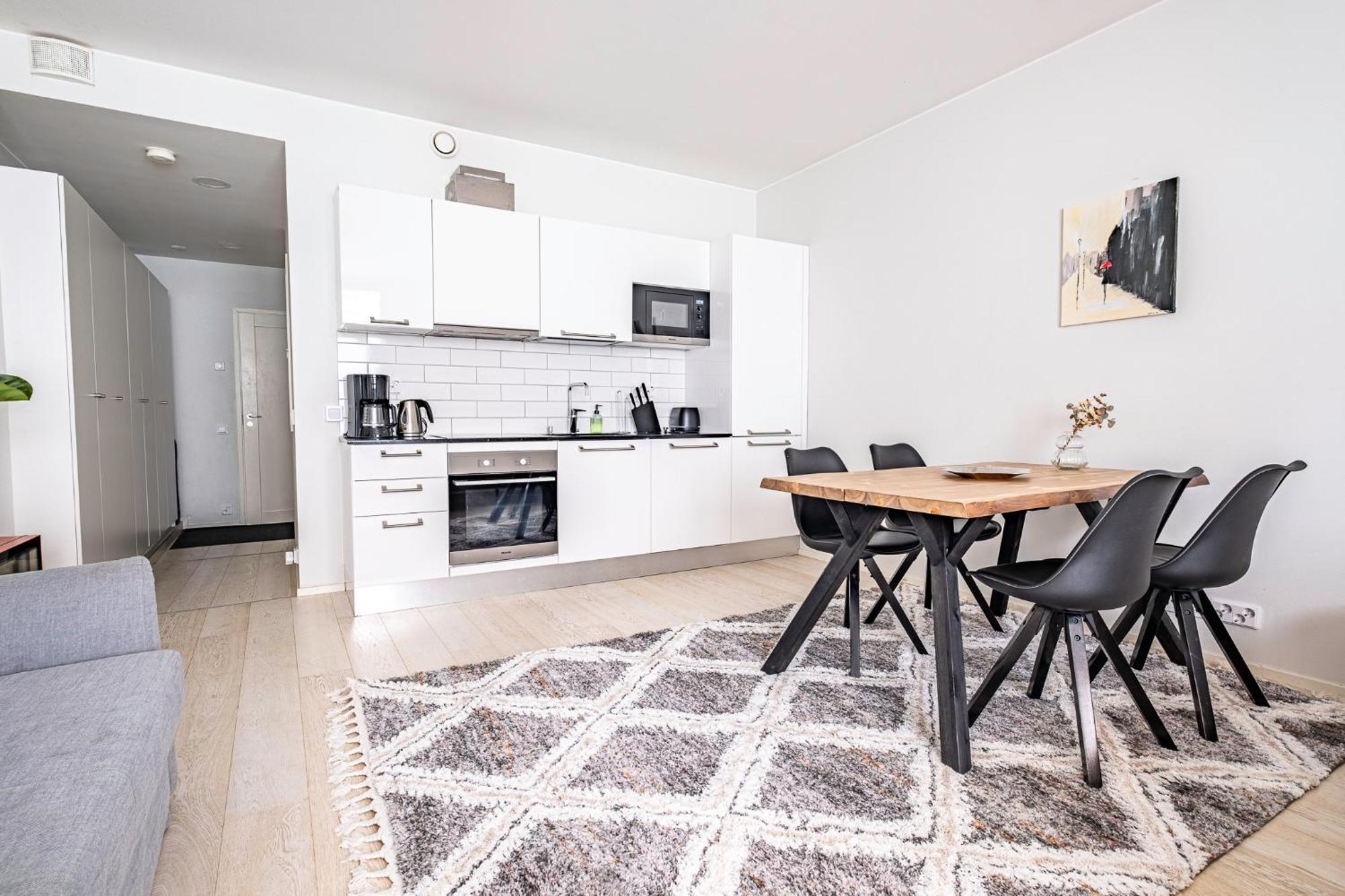 Nice Studio Apartment On A Pedestrian Street เฮลซิงกิ ภายนอก รูปภาพ